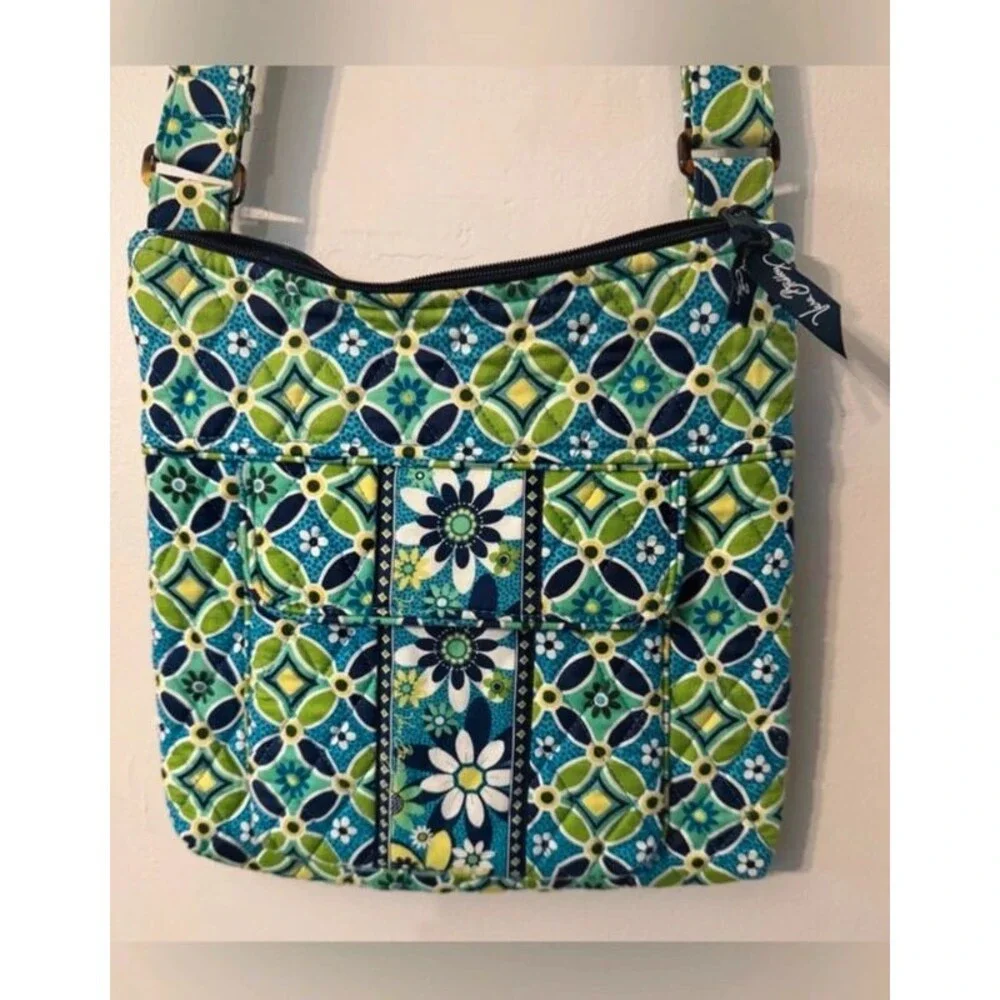Retired Daisy Daisy Pattern Vera Bradley Crossbody Purse